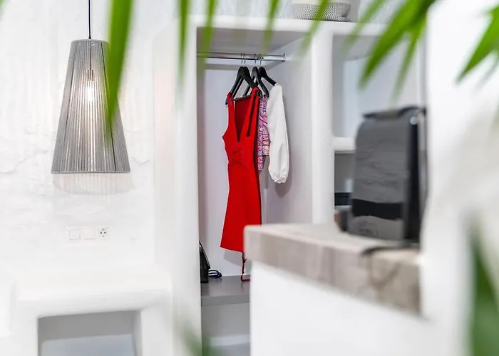 El_puerto Luxury Port * Naxos City